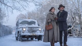 Леонардо ди Каприо в любовна прегръдка пред УАЗ-ка – в новия филм на Скросезе (СНИМКИ)