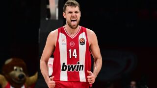 Треска за билети заради мача на Александър Везенков в София