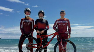 Как френският отбор на DRAG и новите Enduro велосипеди атакуват световните върхове?