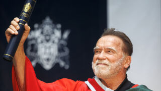 Арнолд Шварценегер получи докторска степен! (СНИМКИ)