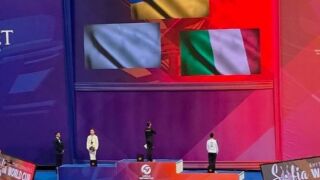 Скандал в София: Рускиня загърби флага на Украйна (ВИДЕО)