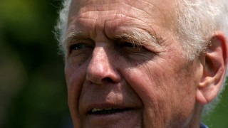 Човекът, който промени съдбата на 1100 деца