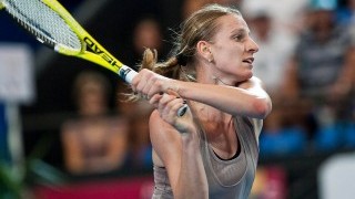 Сесил Каратанчева отпадна от турнира в Прага