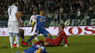 Най-болезненият автогол ... в прекия смисъл (ВИДЕО)