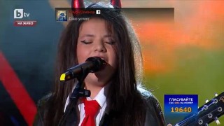 Талантливата рокаджийка Jenny Jo