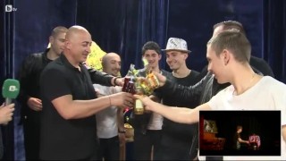 Бекстейдж: Кой дърпа конците във 