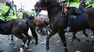 Грозни сцени преди Уест Хем - Манчестър Юнайтед (СНИМКИ И ВИДЕО)