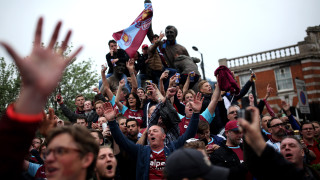 Доживотни наказания за феновете, атакували автобуса на Юнайтед