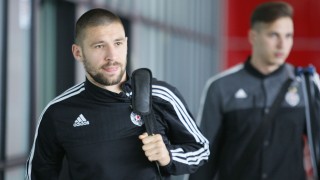 Бандаловски акостира в 