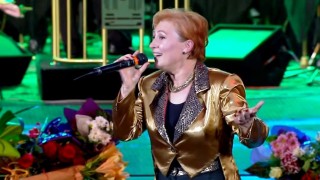 Мая Нешкова на 60