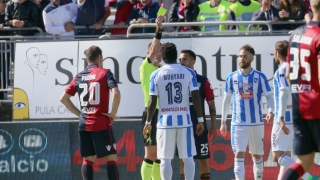 Ганаец се оплака от расистки скандирания. Получи жълт картон (ВИДЕО)