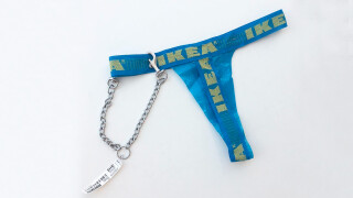 Най-абсурдните неща, направени от синята чанта на IKEA