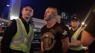 Местни фенове биха привърженици на 