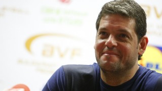 Гибона върза мартеници на волейболистите си в Русия