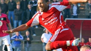 Футболист се 