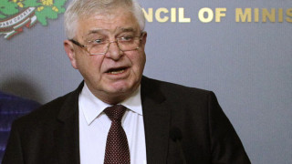 Здравният министър обяви кога се подновява Първа лига (ВИДЕО)