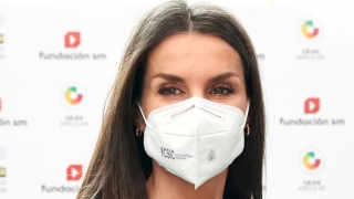 Кралица Летисия впечатли със зелена копринена рокля на Sandro