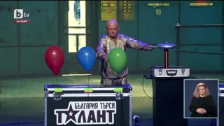 Наелектризиращото шоу на Биба Струя
