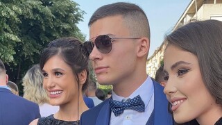 Алекс от "Ергенът" стана дама на абитуриент от Велико Търново