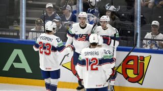 Голово шоу на старта на световното по хокей (ВИДЕО) 