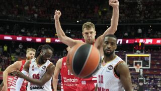 Епичен обрат прати Везенков и Олимпиакос на финал в Евролигата