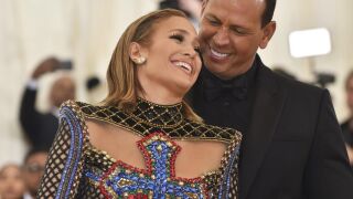 Когато Дженифър Лопес чакаше бейзболист в леглото, а той си чатеше с друга