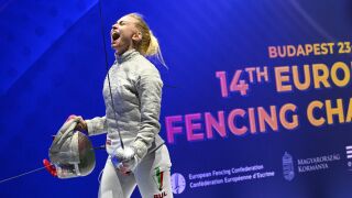 Златно момиче: Българка грабна европейската титла на сабя