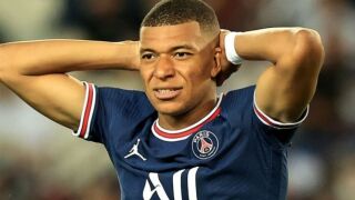 Килиан Мбапе разби носа на момиче (СНИМКИ)