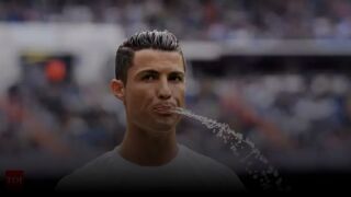 Защо футболистите не пият, а плюят вода на терена? 