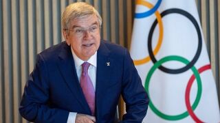 Дано не е студено: Шефът на МОК скача в Сена