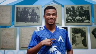 Първият нов: Левски подписа с Майкон (СНИМКИ и ВИДЕО)