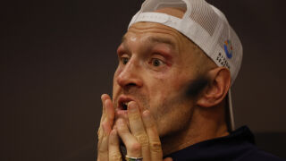 Фюри: Родината му е във война, хората са на негова страна (ВИДЕО)