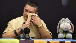 Най-добрият боксьор в света: Путин е като Хитлер, моля го да спре войната! (ВИДЕО)