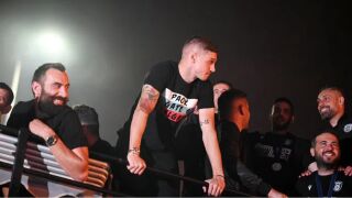 С гръцка песен: Десподов подлуди феновете на ПАОК (ВИДЕО)