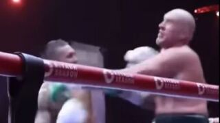 Не знае къде е: Непоказвани кадри от Усик - Фюри (ВИДЕО)