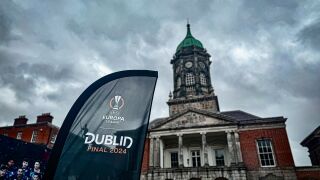 Феновете в Дъблин гостуват на бащата на 