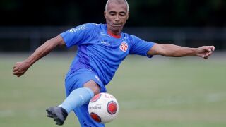 Футболистите са глупави, сега щях да вкарам 2000 гола (ВИДЕО)