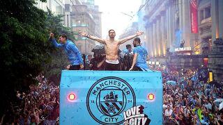 Трудното детство на Грийлиш - брат му почина, сестра му е с церебрална парализа