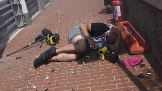 На косъм: Фотограф пострада при кошмара във Ф1 (ВИДЕО)