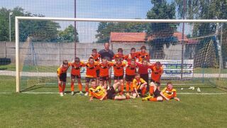 Трябваха им 42 гола за титлата, биха с 43:1