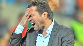 Бивш български селекционер (64) заби модел (26) 