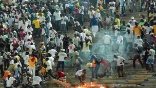 На този ден: Трагедия в Африка - 129 души умират на футболен стадион 