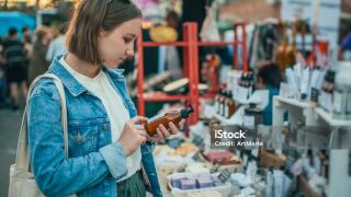 Кои съставки от козметичните ни продукти замърсяват околната среда?