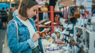 Опасни съставки в козметиката, които замърсяват околната среда