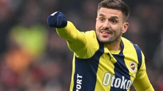 Цирк в отбора на Моуриньо: Сърбин се сби със съотборник (ВИДЕО)