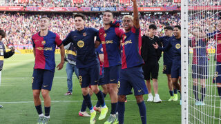 Офертата от 50 милиона, която ще реши всички проблеми на Барса!