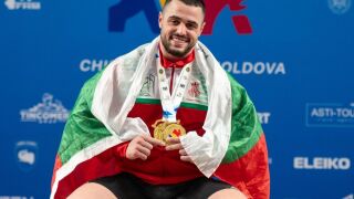 За трети път шампион: Каква премия ще получи Карлос Насар от световното? (СНИМКИ И ВИДЕО)