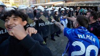 Фенове на Бетис и Челси се млатиха преди финала (ВИДЕО)