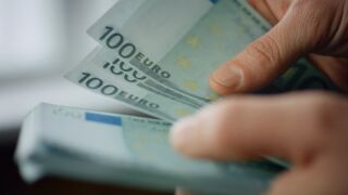 Снимка: Как ученик създаде технология, която помага с новата валута? 