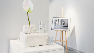 Institut ESTHEDERM събра изкуство, наука и експерти в разговор за жената във времето 